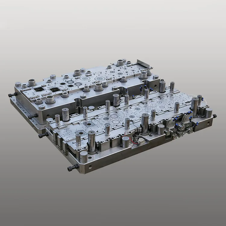 Kétsoros progresszív matrica hűtőkompresszorhoz