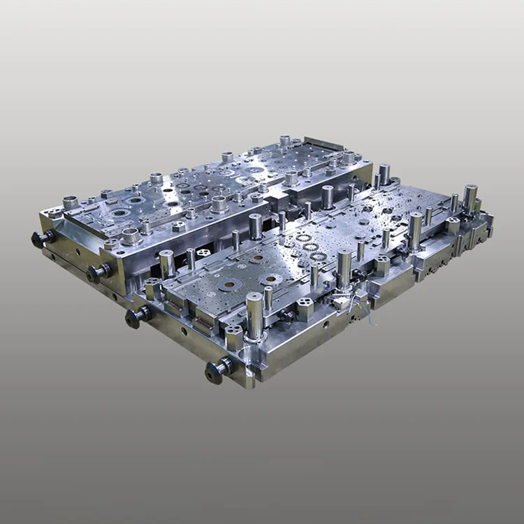 Háromsoros progresszív matrica váltóáramú kompresszor állórészéhez és forgórészéhez